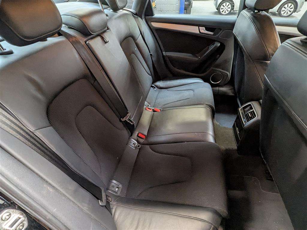 <p>2011 AUDI A4 S LINE TDI 170</p>