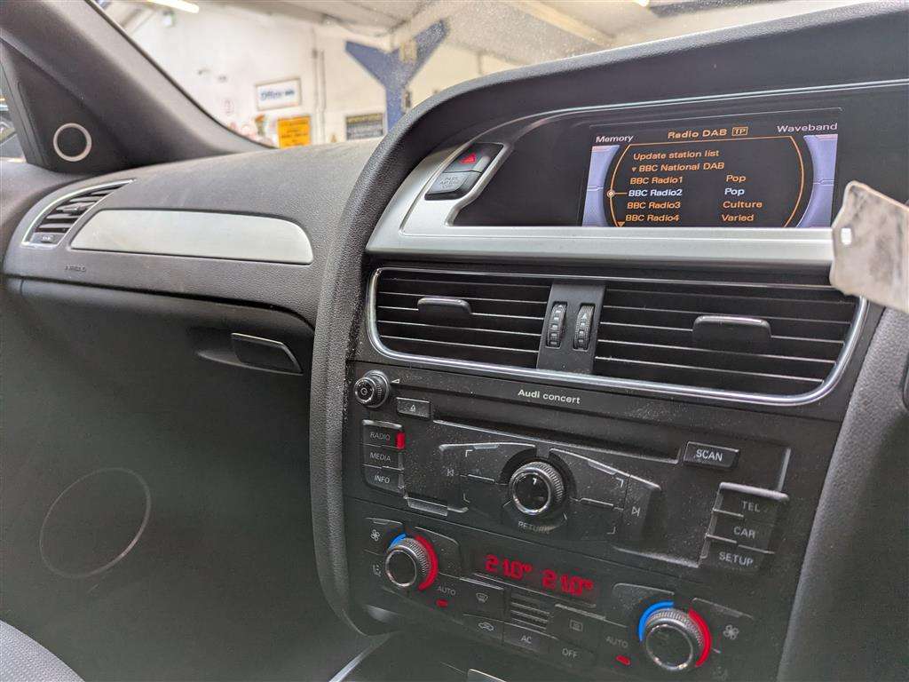 <p>2011 AUDI A4 S LINE TDI 170</p>