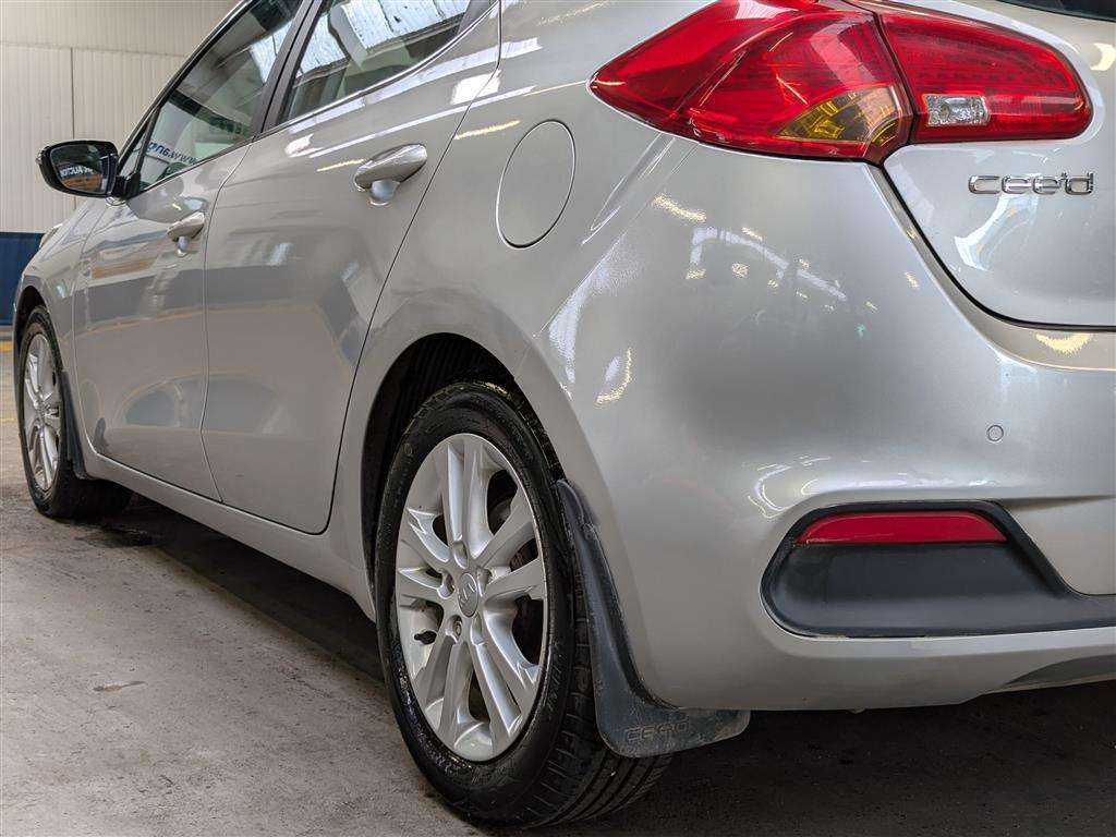 <p>2013 KIA CEED 2 ECODYNAMICS CRDI</p>