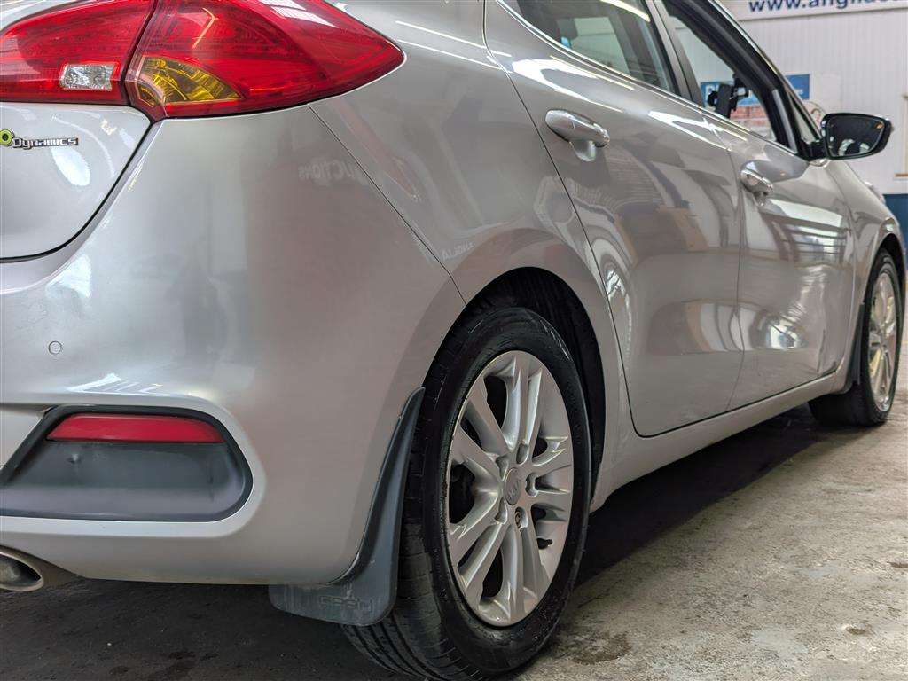 <p>2013 KIA CEED 2 ECODYNAMICS CRDI</p>