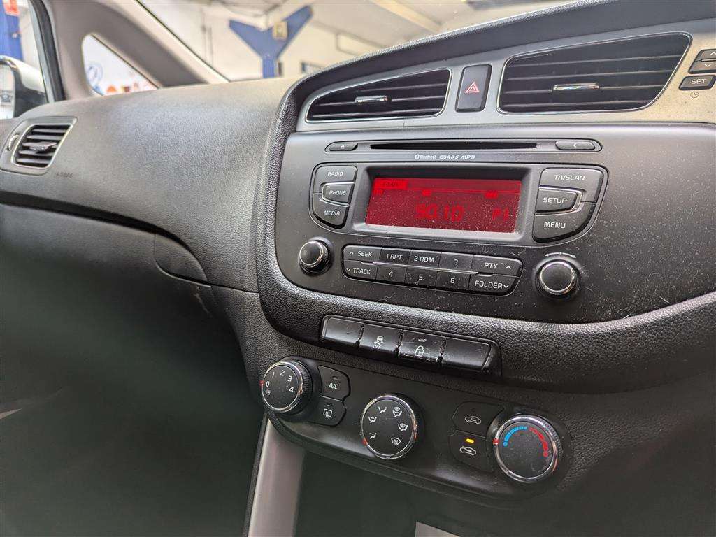<p>2013 KIA CEED 2 ECODYNAMICS CRDI</p>