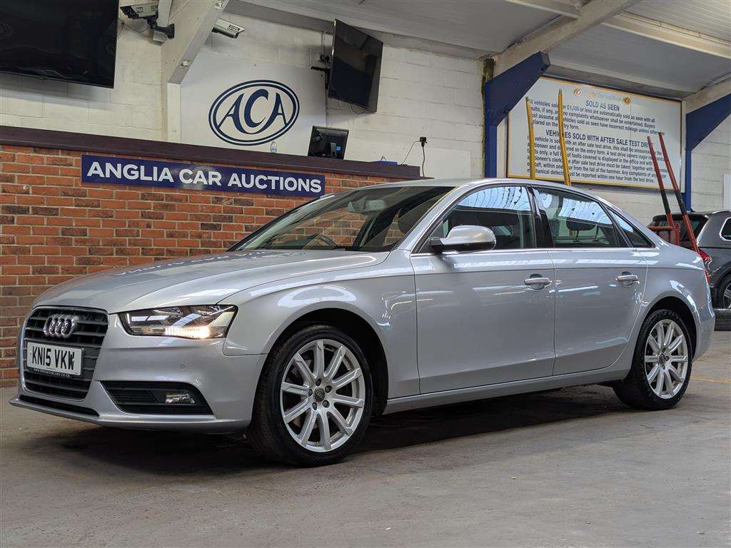 <p>2015 AUDI A4 SE TECHNIK TFSI CVT</p>