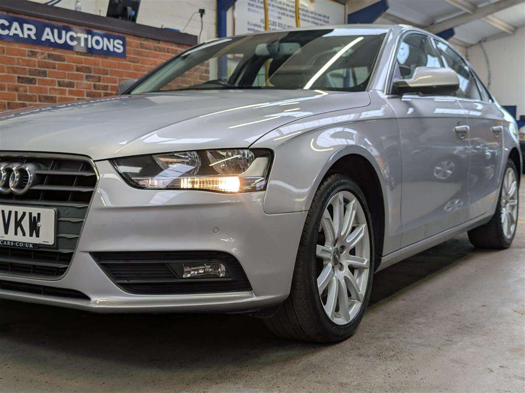 <p>2015 AUDI A4 SE TECHNIK TFSI CVT</p>
