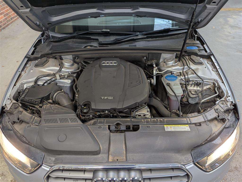 <p>2015 AUDI A4 SE TECHNIK TFSI CVT</p>
