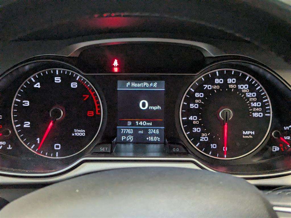 <p>2015 AUDI A4 SE TECHNIK TFSI CVT</p>