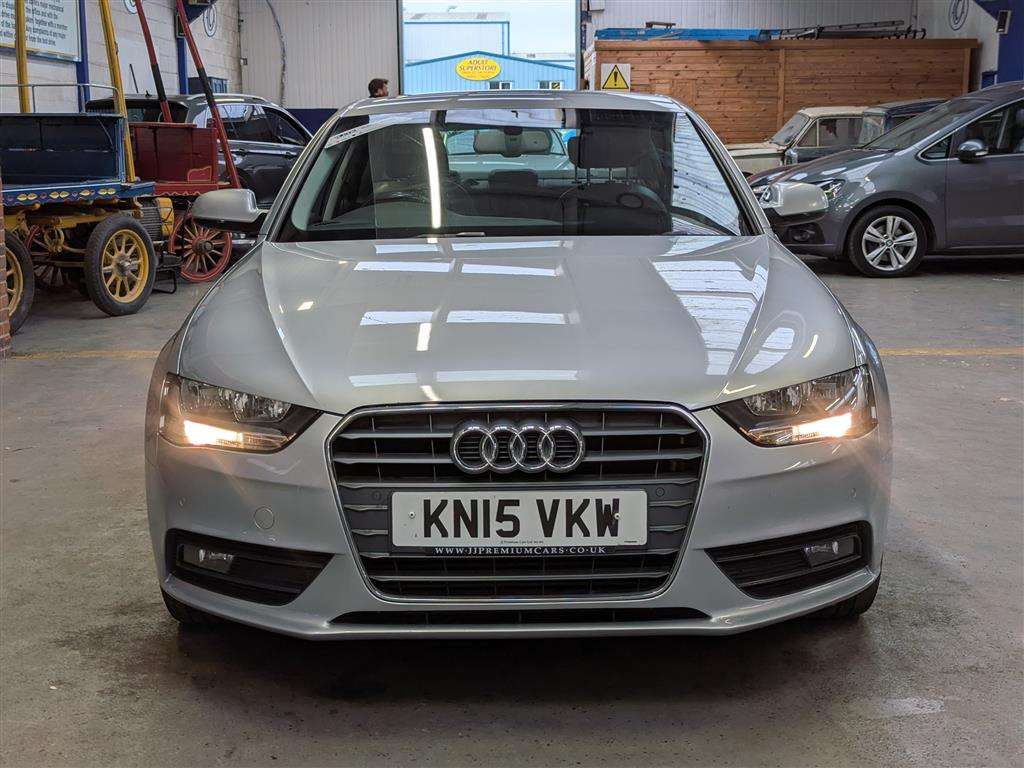 <p>2015 AUDI A4 SE TECHNIK TFSI CVT</p>