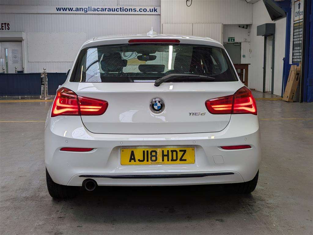 <p>2018 BMW 116D SPORT</p>