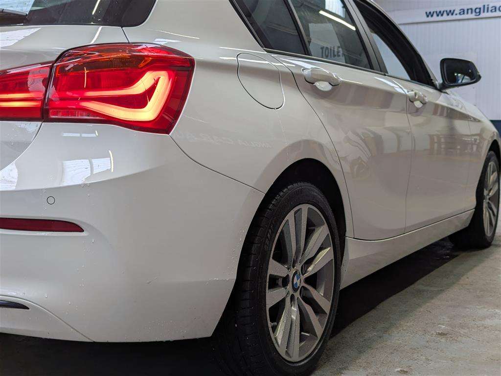 <p>2018 BMW 116D SPORT</p>