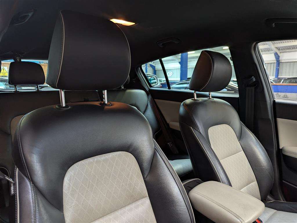 <p>2016 KIA SPORTAGE GT-LINE S-A</p>