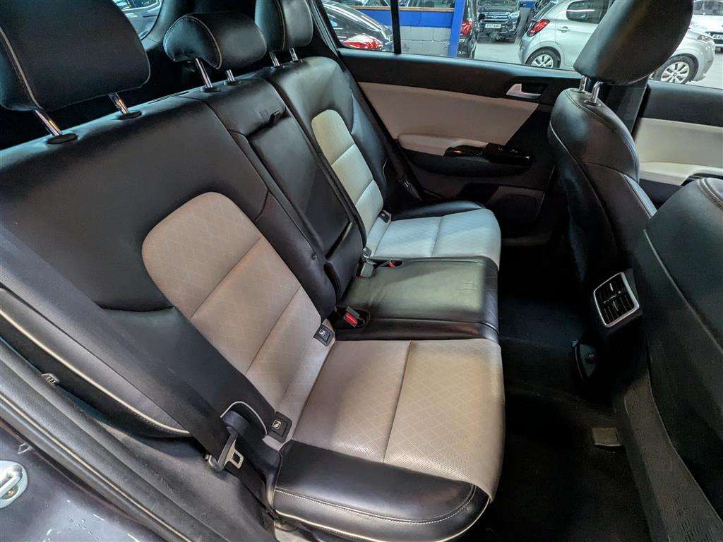<p>2016 KIA SPORTAGE GT-LINE S-A</p>