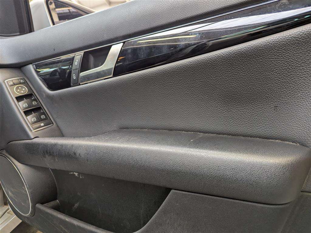 <p>2013 MERCEDES-BENZ C220 EXECUTIVE SE CDI BLU</p>