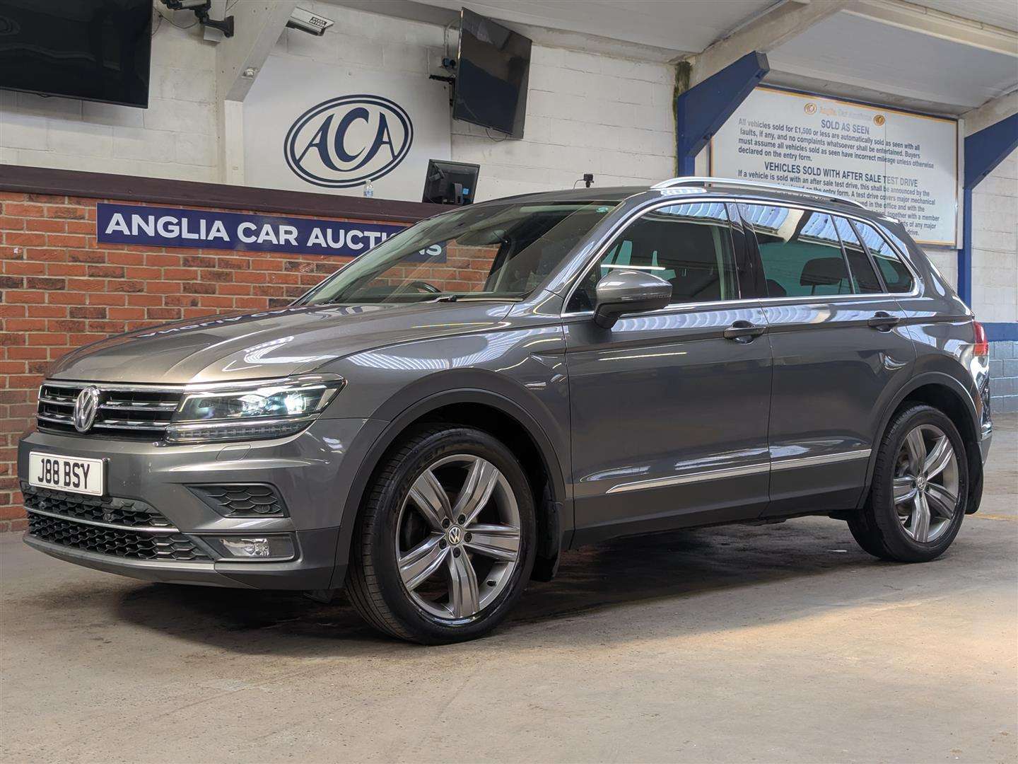 <p>2017 VOLKSWAGEN TIGUAN SEL TDI BMT S-A</p>