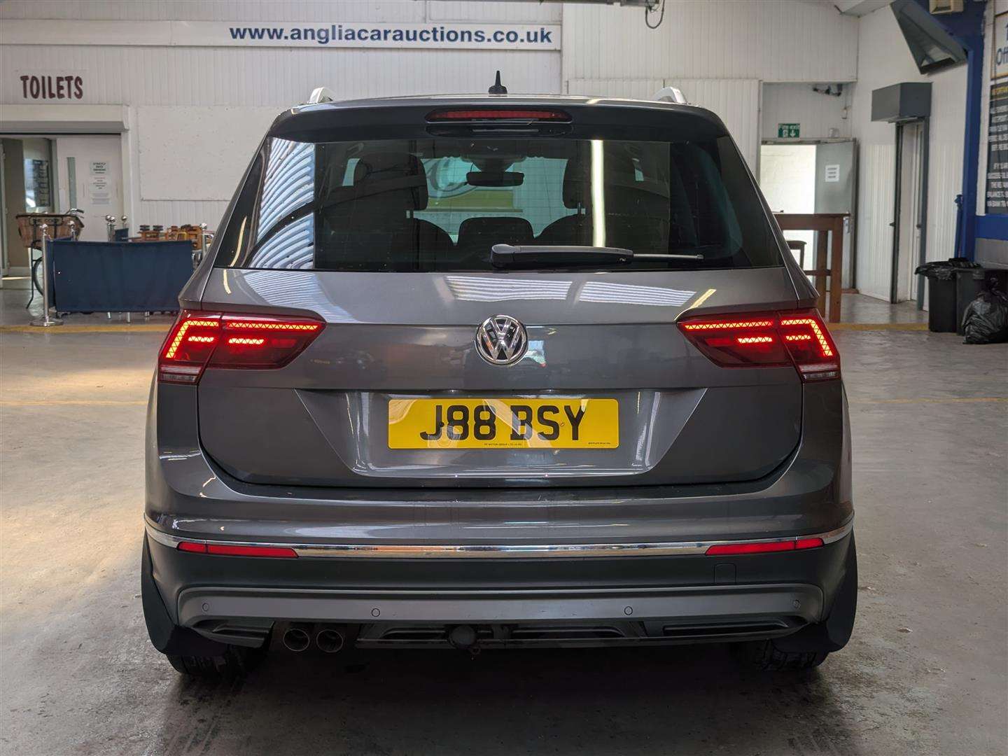 <p>2017 VOLKSWAGEN TIGUAN SEL TDI BMT S-A</p>
