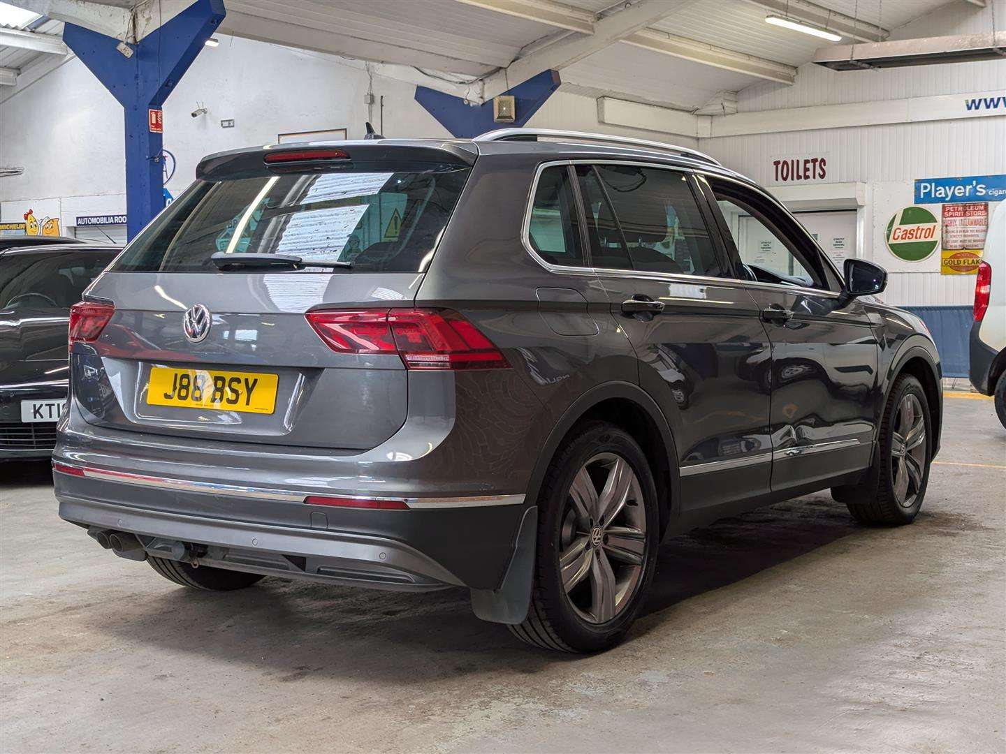 <p>2017 VOLKSWAGEN TIGUAN SEL TDI BMT S-A</p>