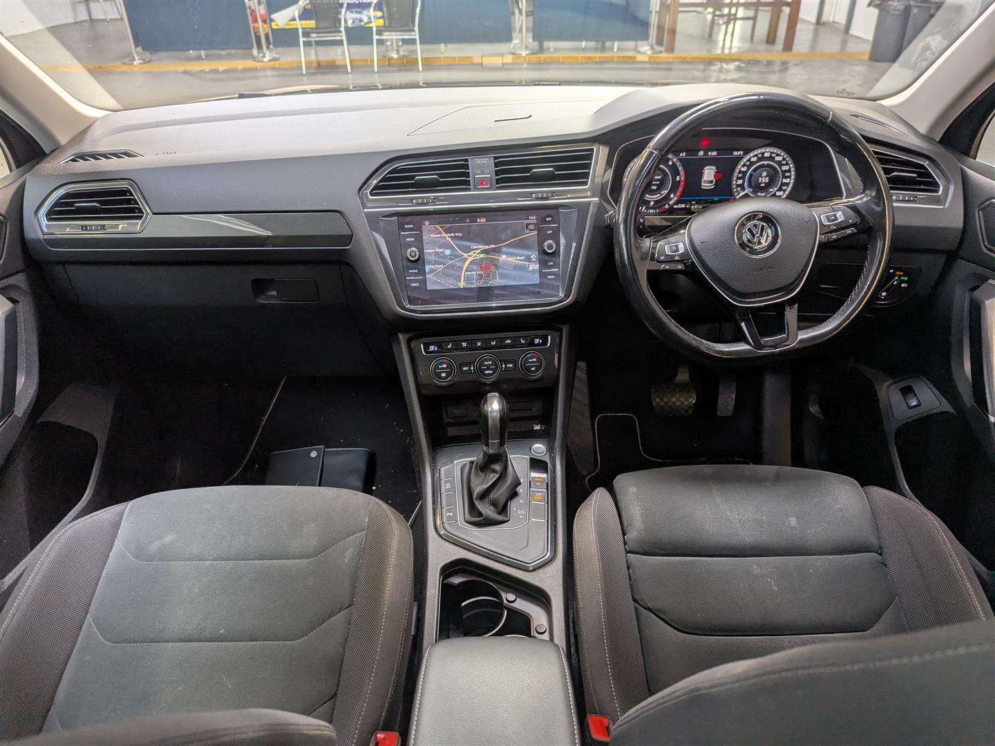 <p>2017 VOLKSWAGEN TIGUAN SEL TDI BMT S-A</p>