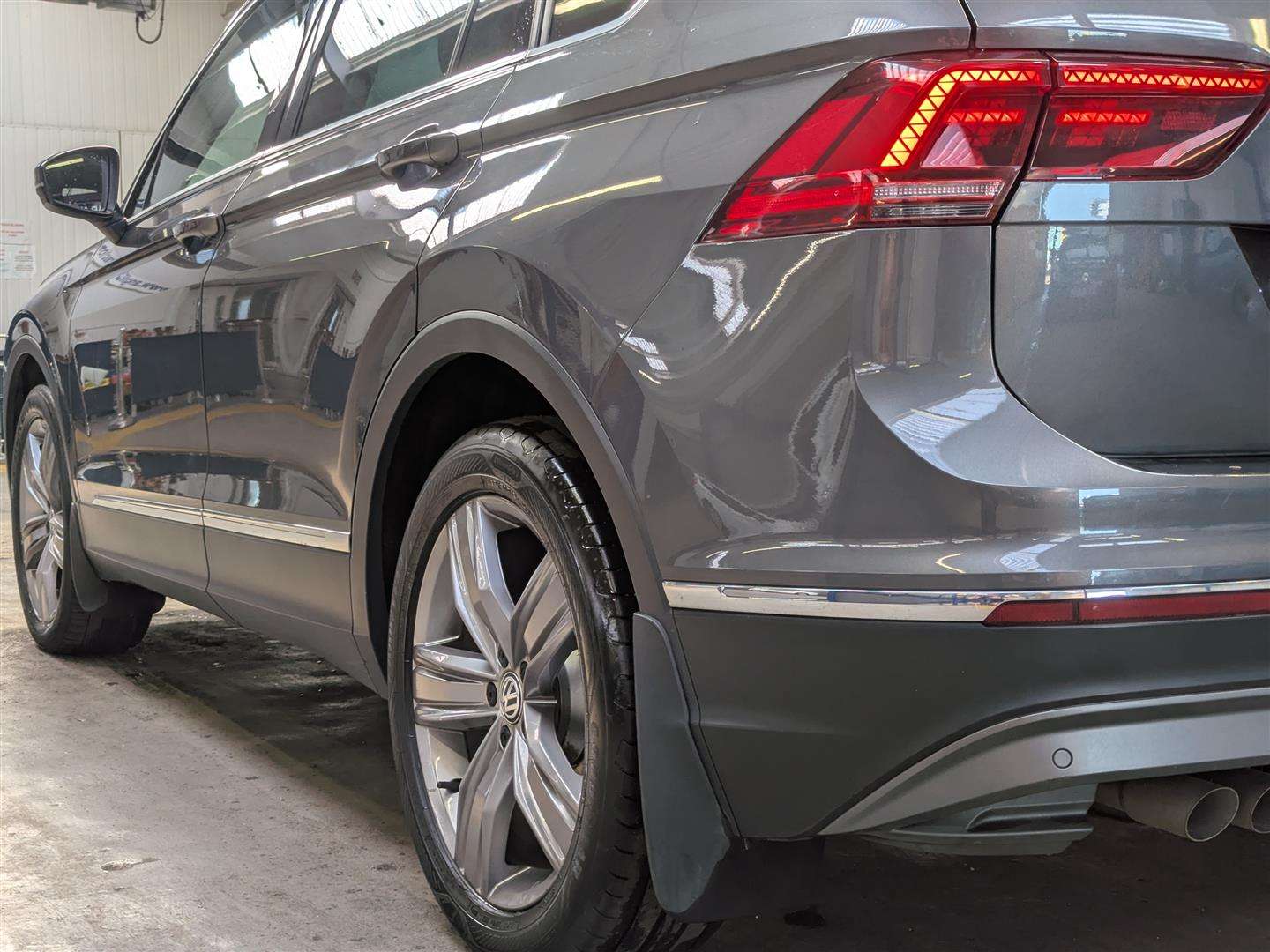 <p>2017 VOLKSWAGEN TIGUAN SEL TDI BMT S-A</p>
