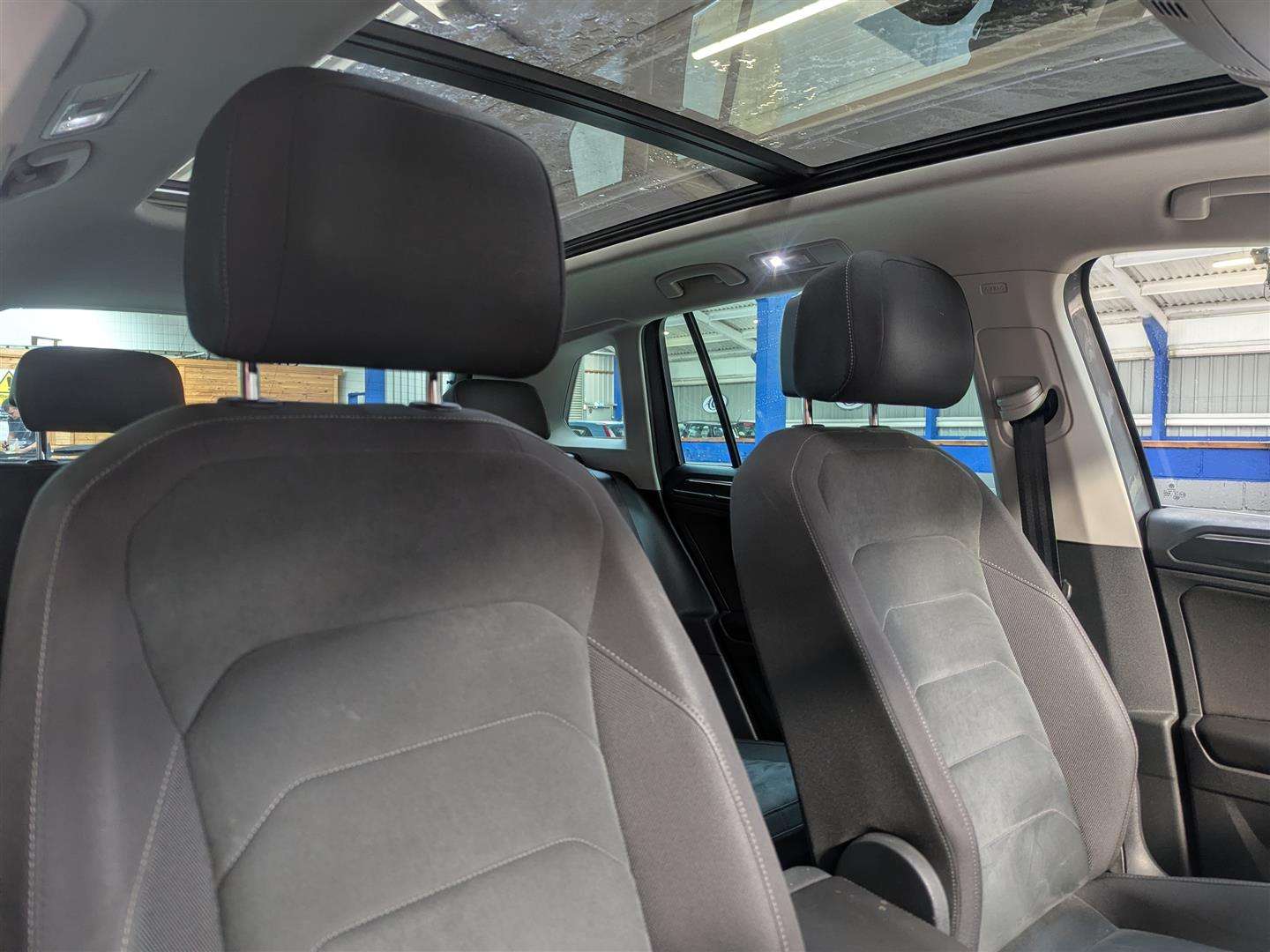 <p>2017 VOLKSWAGEN TIGUAN SEL TDI BMT S-A</p>