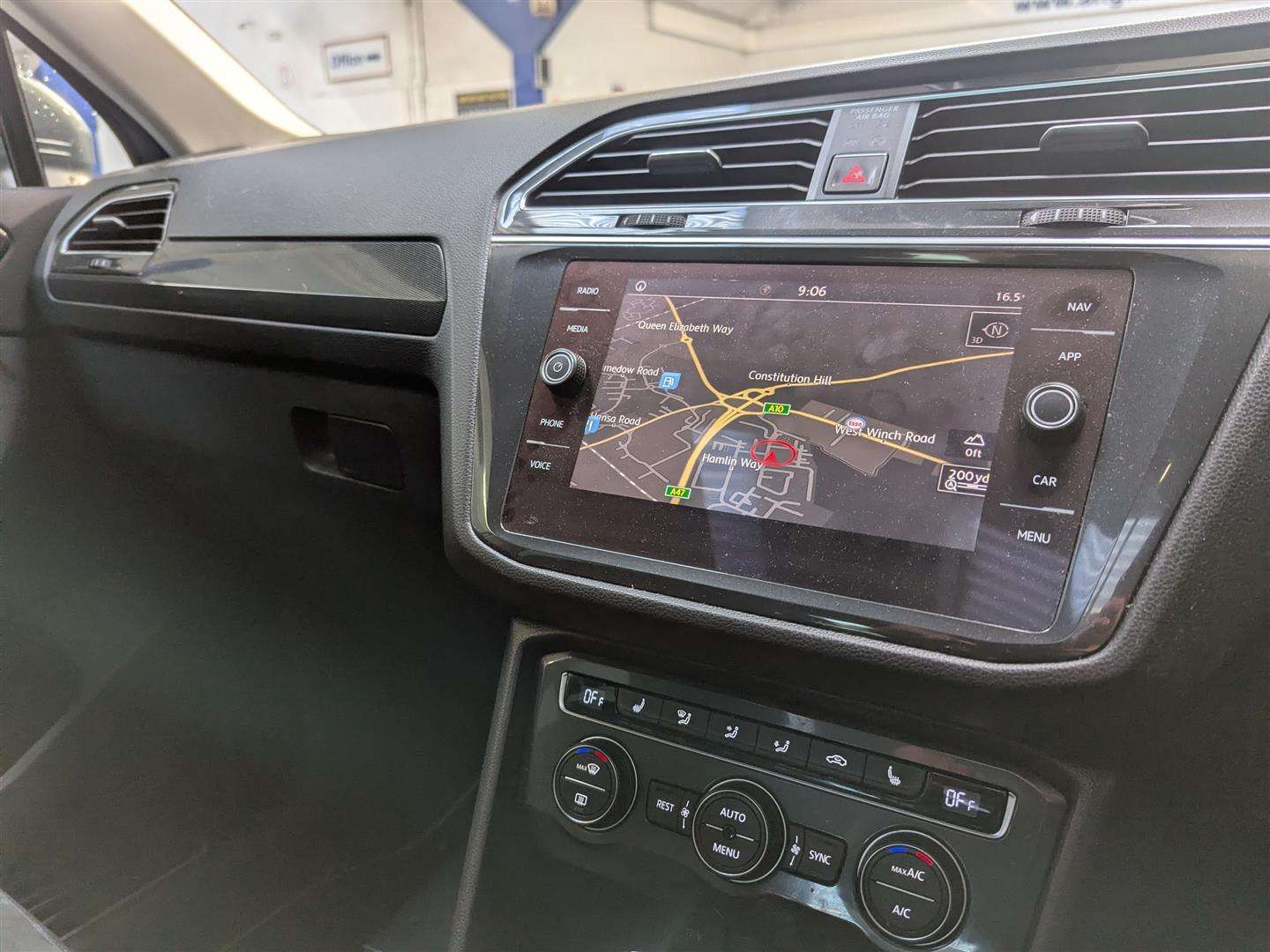 <p>2017 VOLKSWAGEN TIGUAN SEL TDI BMT S-A</p>