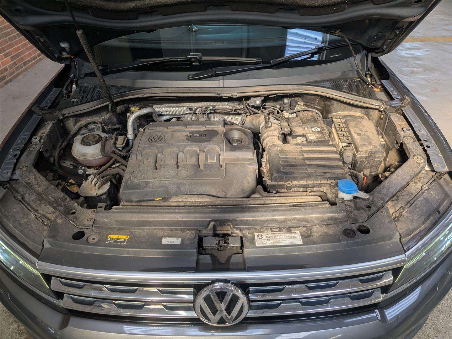 <p>2017 VOLKSWAGEN TIGUAN SEL TDI BMT S-A</p>