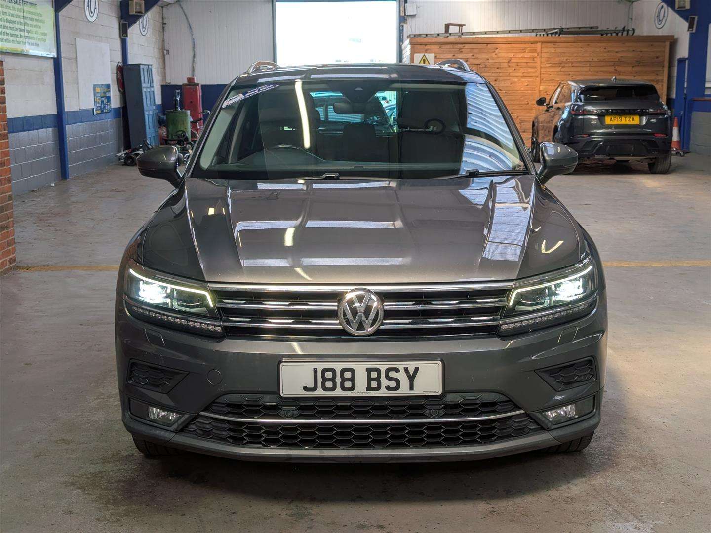 <p>2017 VOLKSWAGEN TIGUAN SEL TDI BMT S-A</p>
