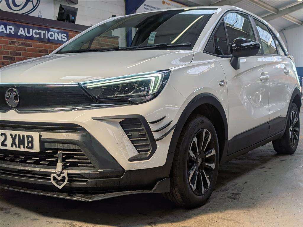 <p>2022 VAUXHALL CROSSLAND DESIGN</p>