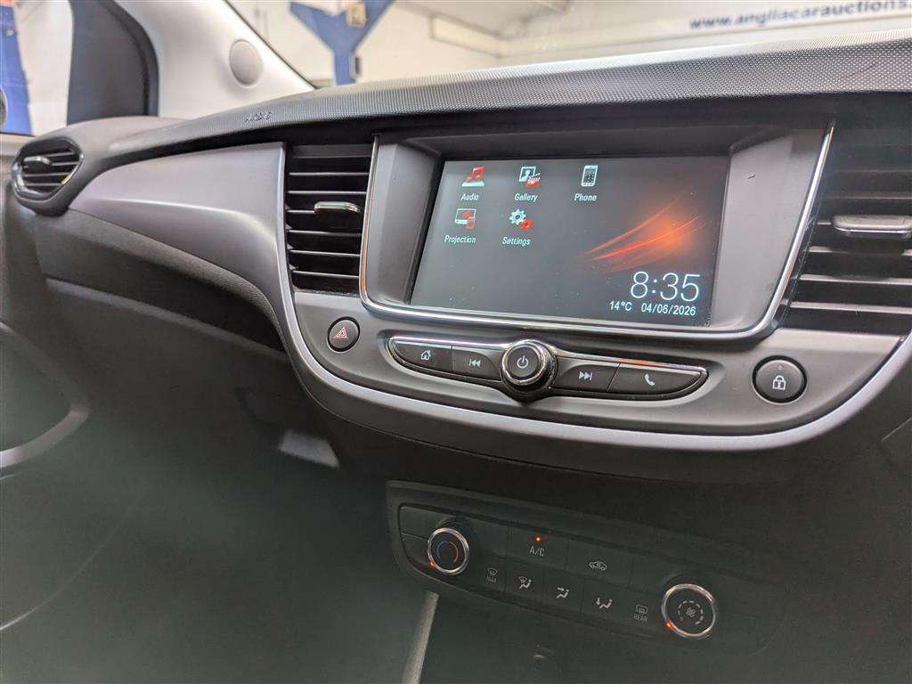 <p>2022 VAUXHALL CROSSLAND DESIGN</p>