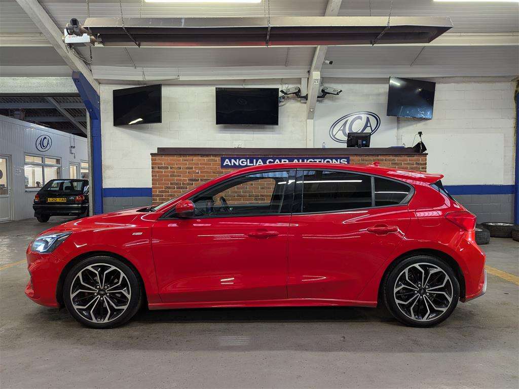 <p>2020 FORD FOCUS ST-LINE X TDCI</p>