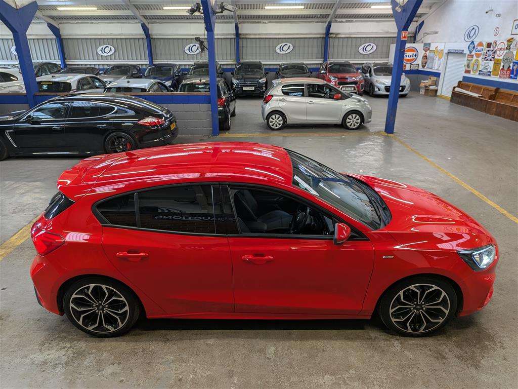 <p>2020 FORD FOCUS ST-LINE X TDCI</p>