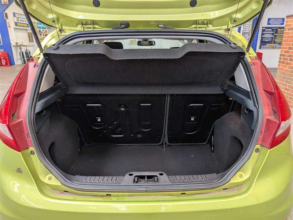 <p>2010 FORD FIESTA TITANIUM 95</p>