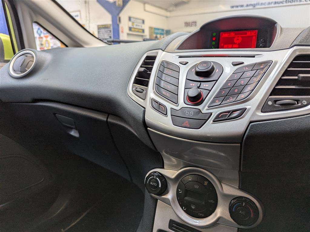 <p>2010 FORD FIESTA TITANIUM 95</p>