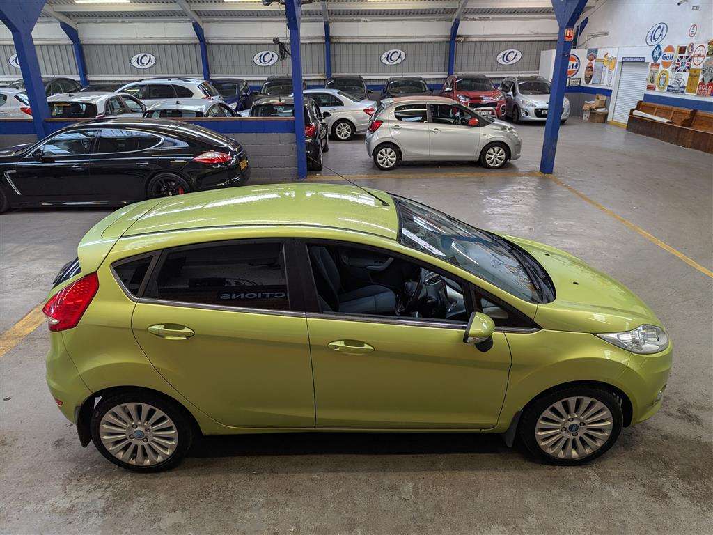<p>2010 FORD FIESTA TITANIUM 95</p>