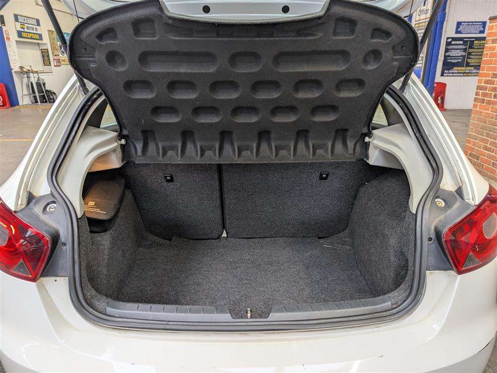 <p>2013 SEAT IBIZA TOCA</p>