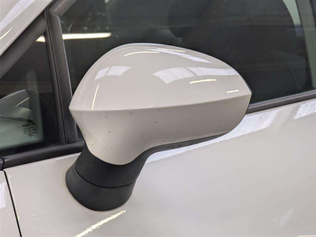 <p>2013 SEAT IBIZA TOCA</p>