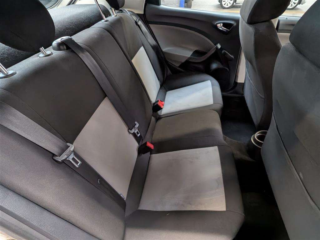 <p>2013 SEAT IBIZA TOCA</p>