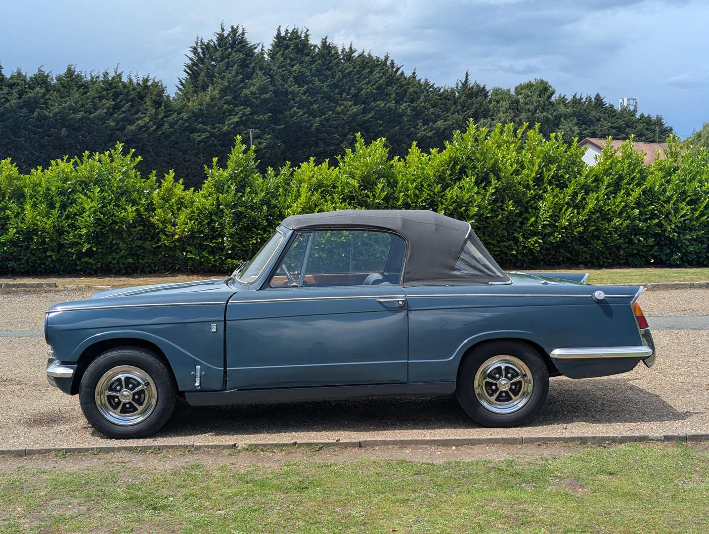 <p>1968 TRIUMPH VITESSE 2.0 CONVERTIBLE</p>
