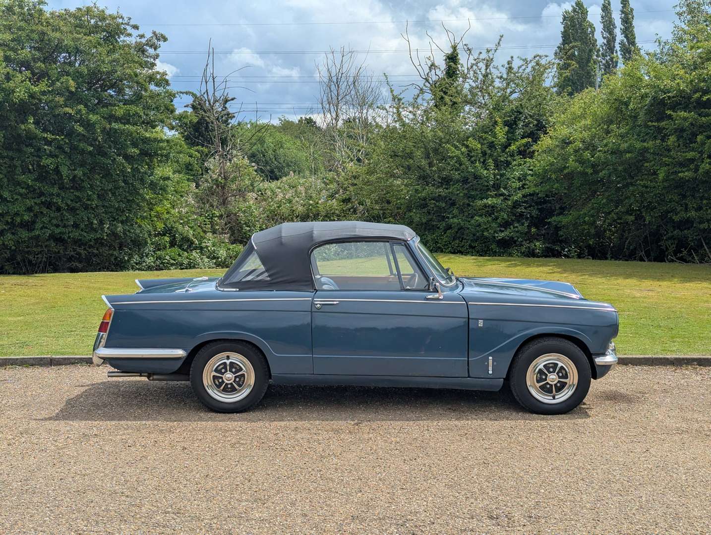 <p>1968 TRIUMPH VITESSE 2.0 CONVERTIBLE</p>
