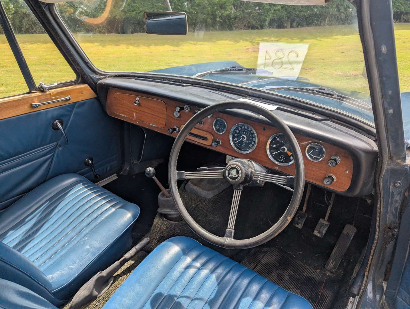 <p>1968 TRIUMPH VITESSE 2.0 CONVERTIBLE</p>