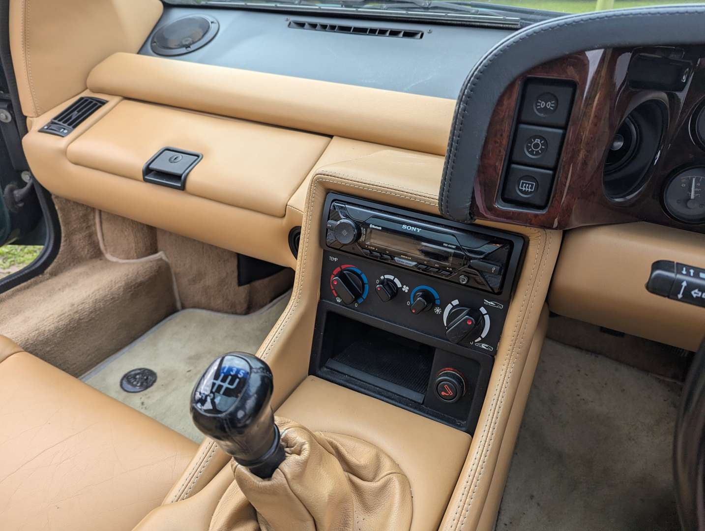 <p>1996 LOTUS ESPRIT V8</p>