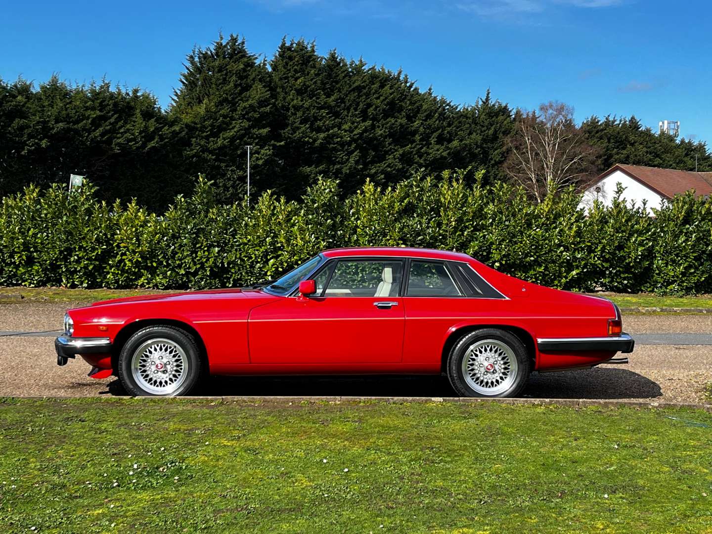 <p>1991 JAGUAR XJ-S 5.3 V12 HE AUTO “LE MANS V12” EDITION</p>