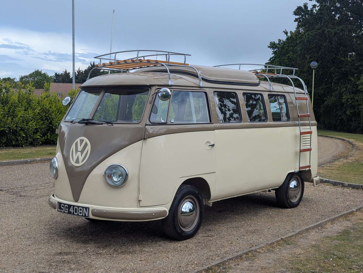 <p>1975 VW T2 CAMPER LHD</p>