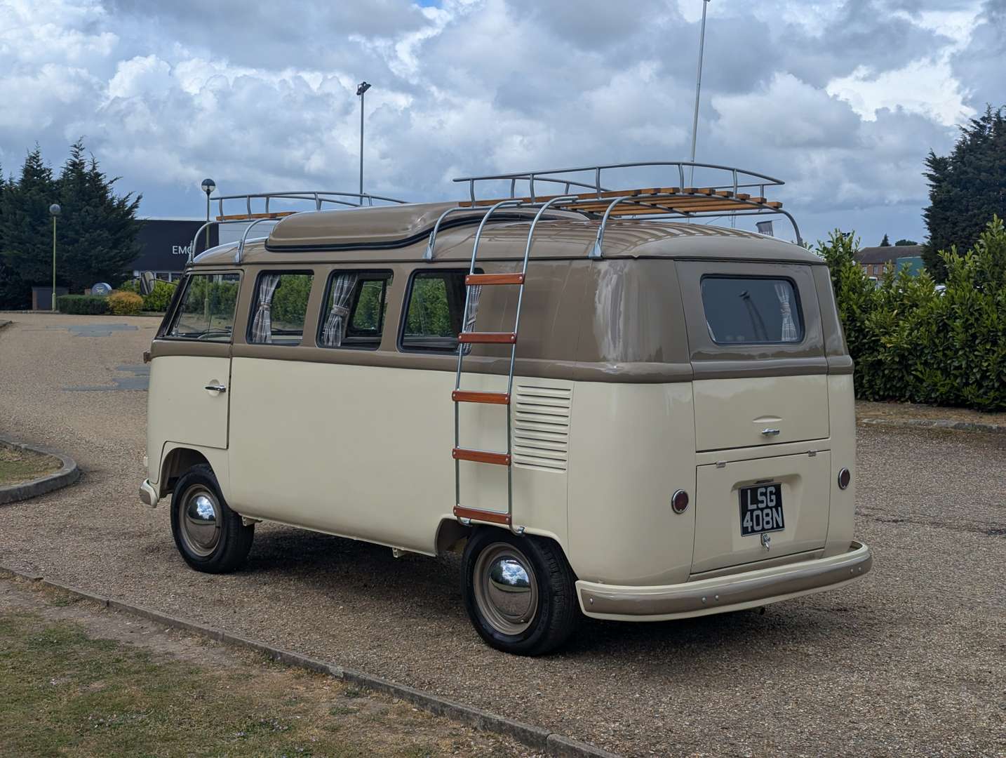 <p>1975 VW T2 CAMPER LHD</p>