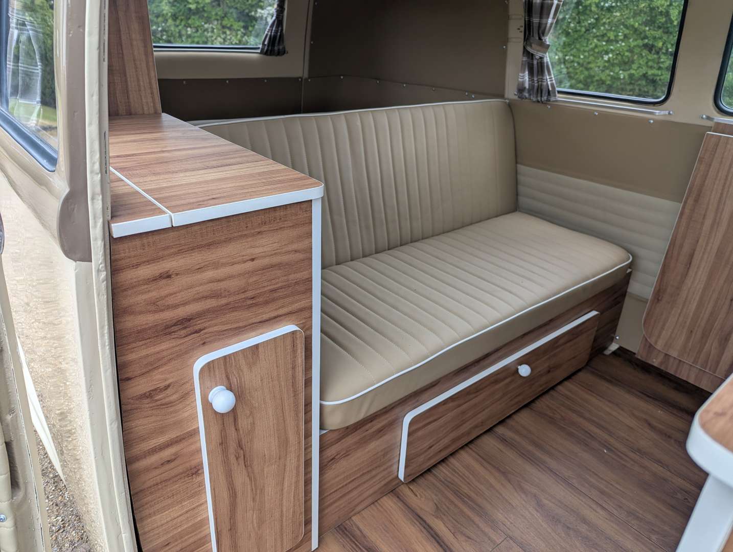 <p>1975 VW T2 CAMPER LHD</p>