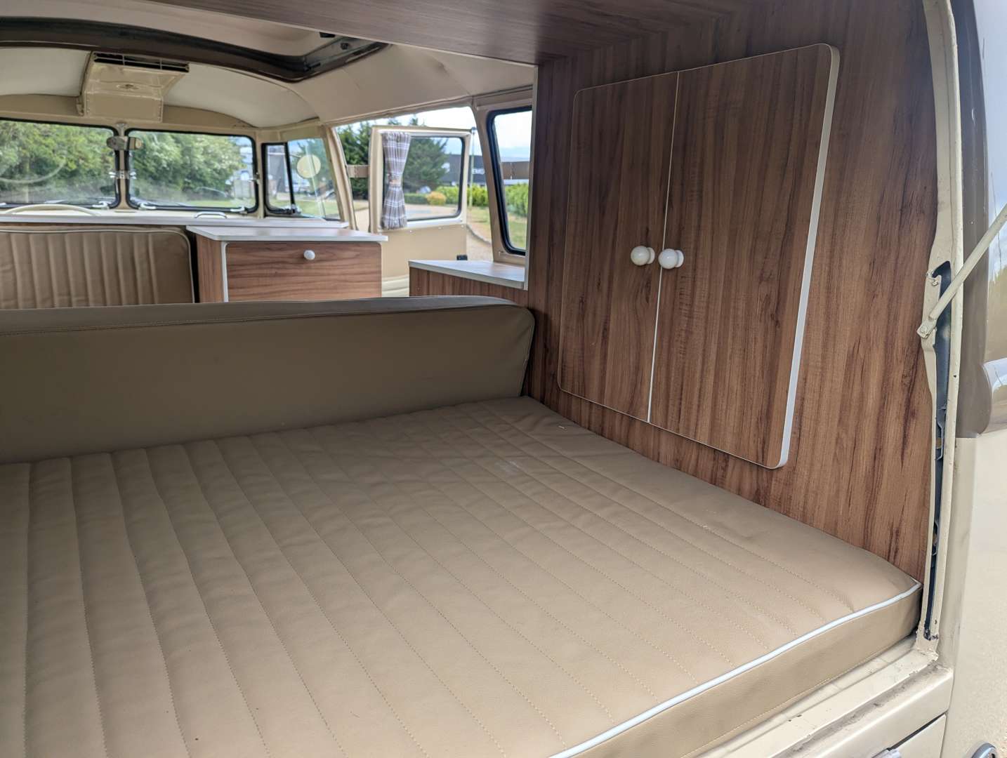 <p>1975 VW T2 CAMPER LHD</p>