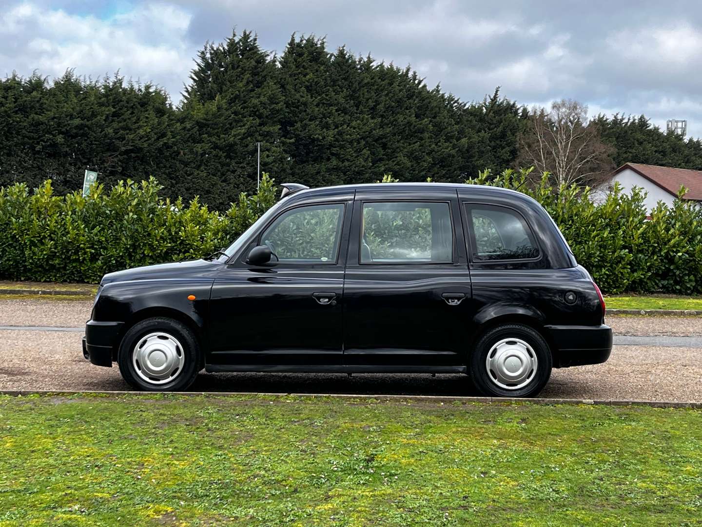 <p>2009 LONDON TAXI</p>