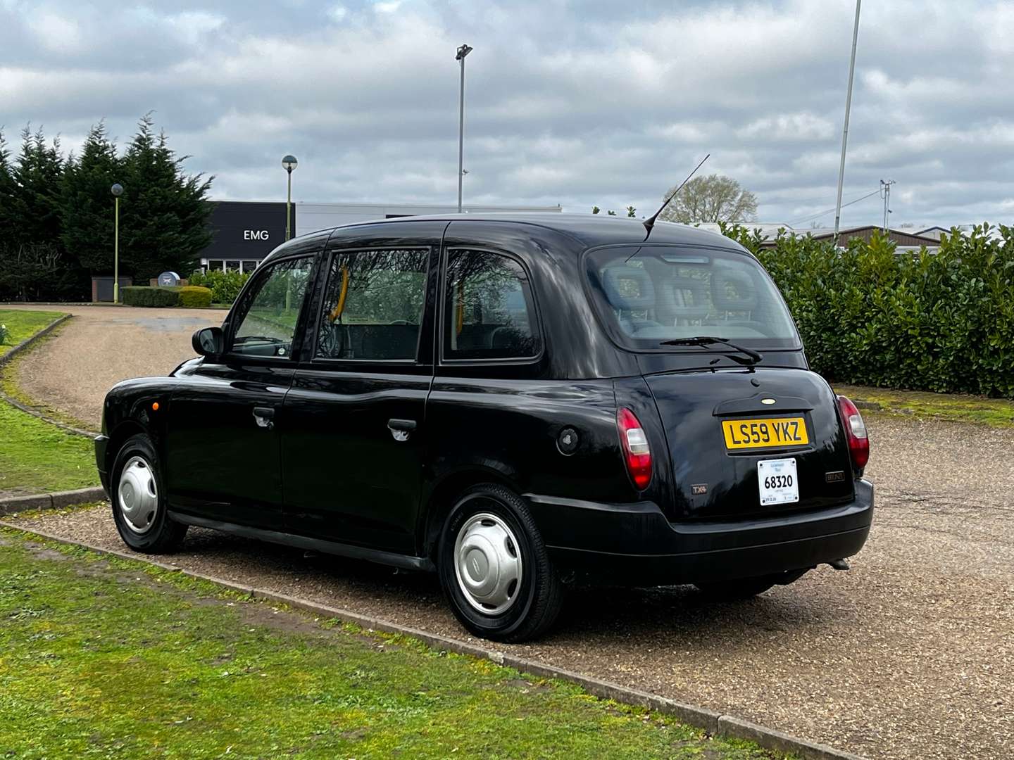 <p>2009 LONDON TAXI</p>