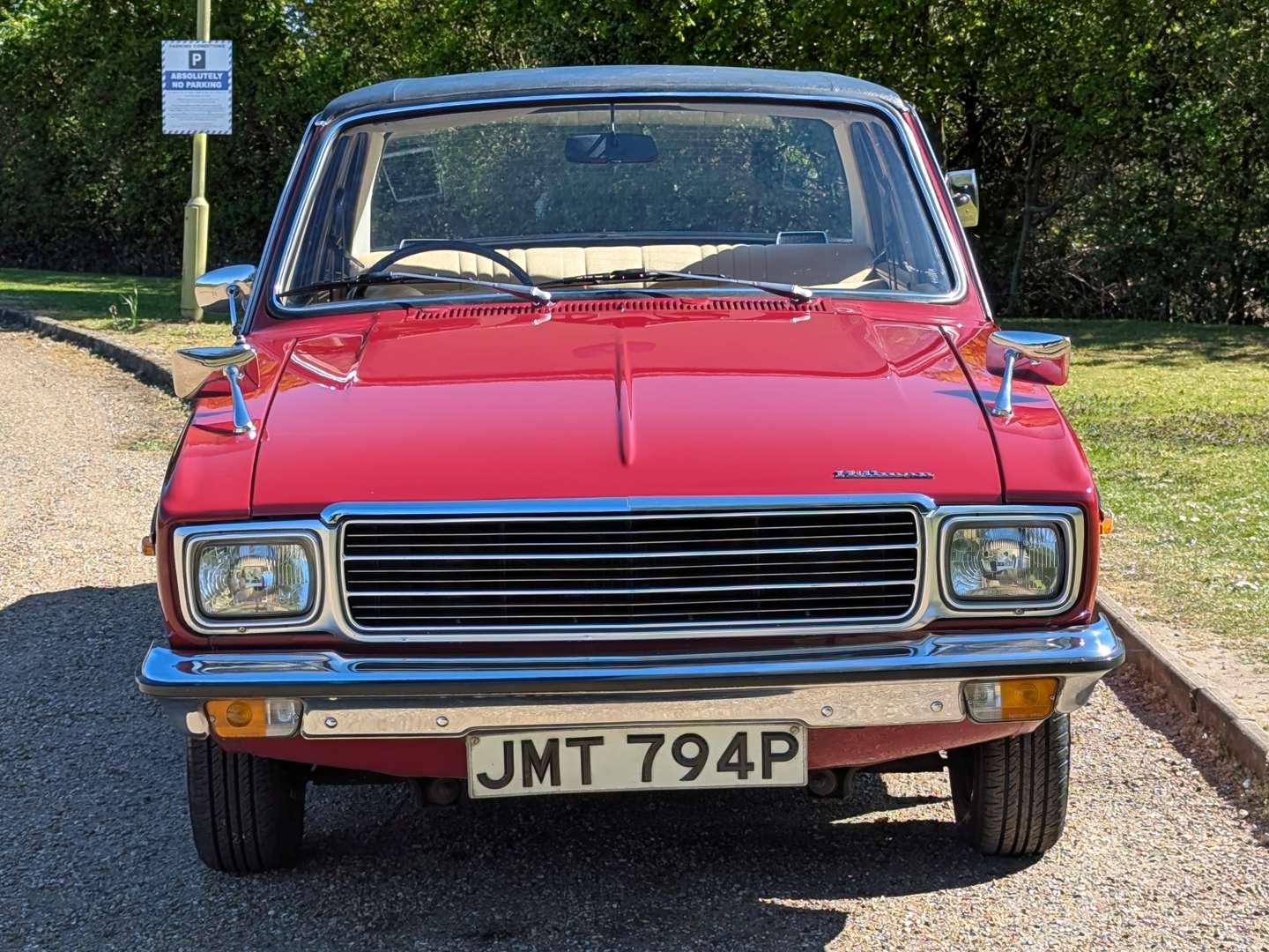 <p>1975 HILLMAN HUNTER G LUXE</p>
