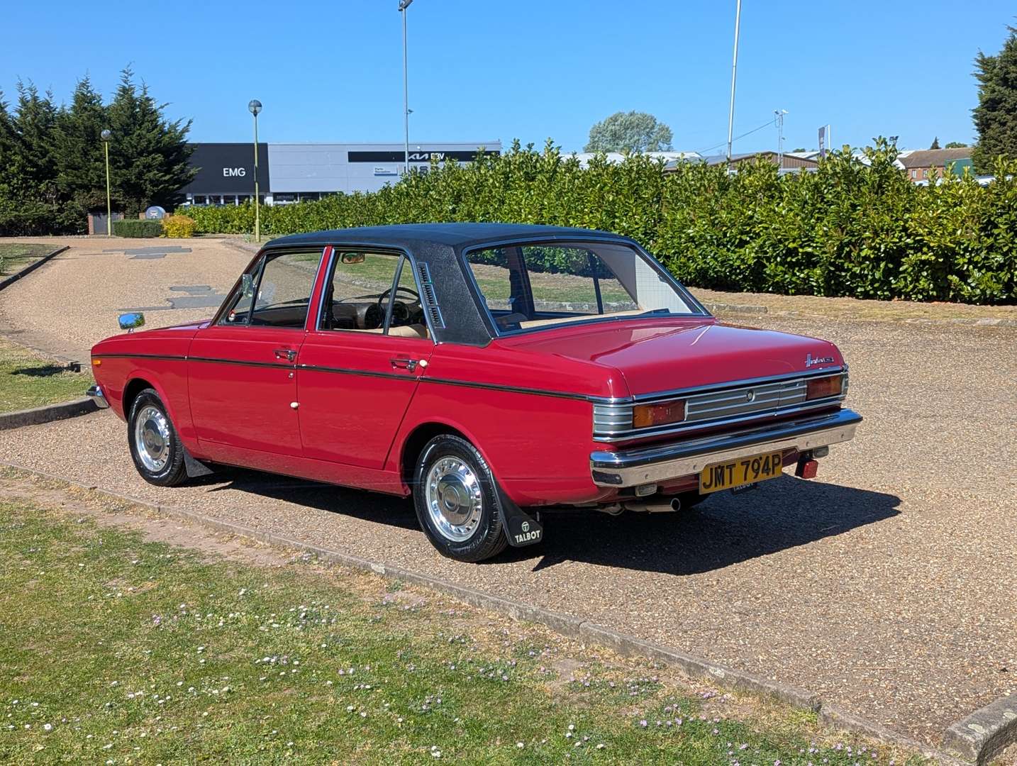 <p>1975 HILLMAN HUNTER G LUXE</p>