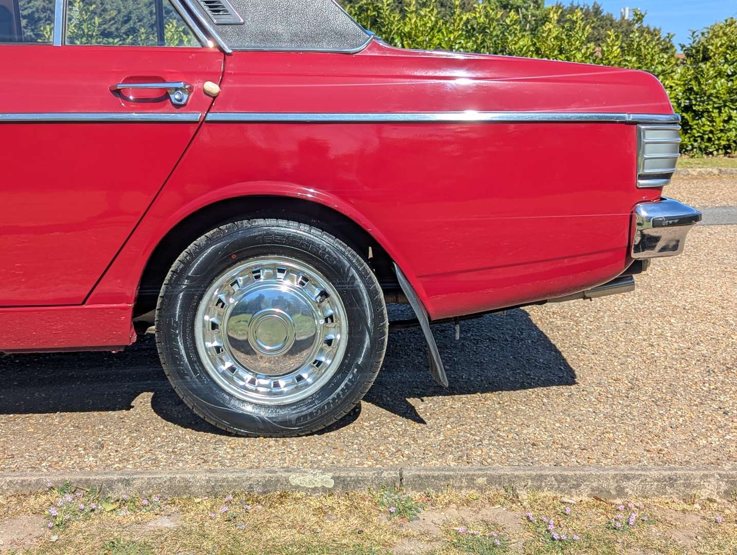 <p>1975 HILLMAN HUNTER G LUXE</p>