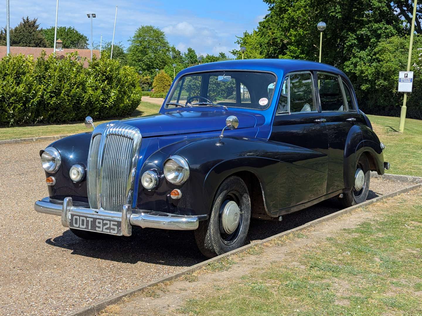 <p>1954 DAIMLER CONQUEST</p>