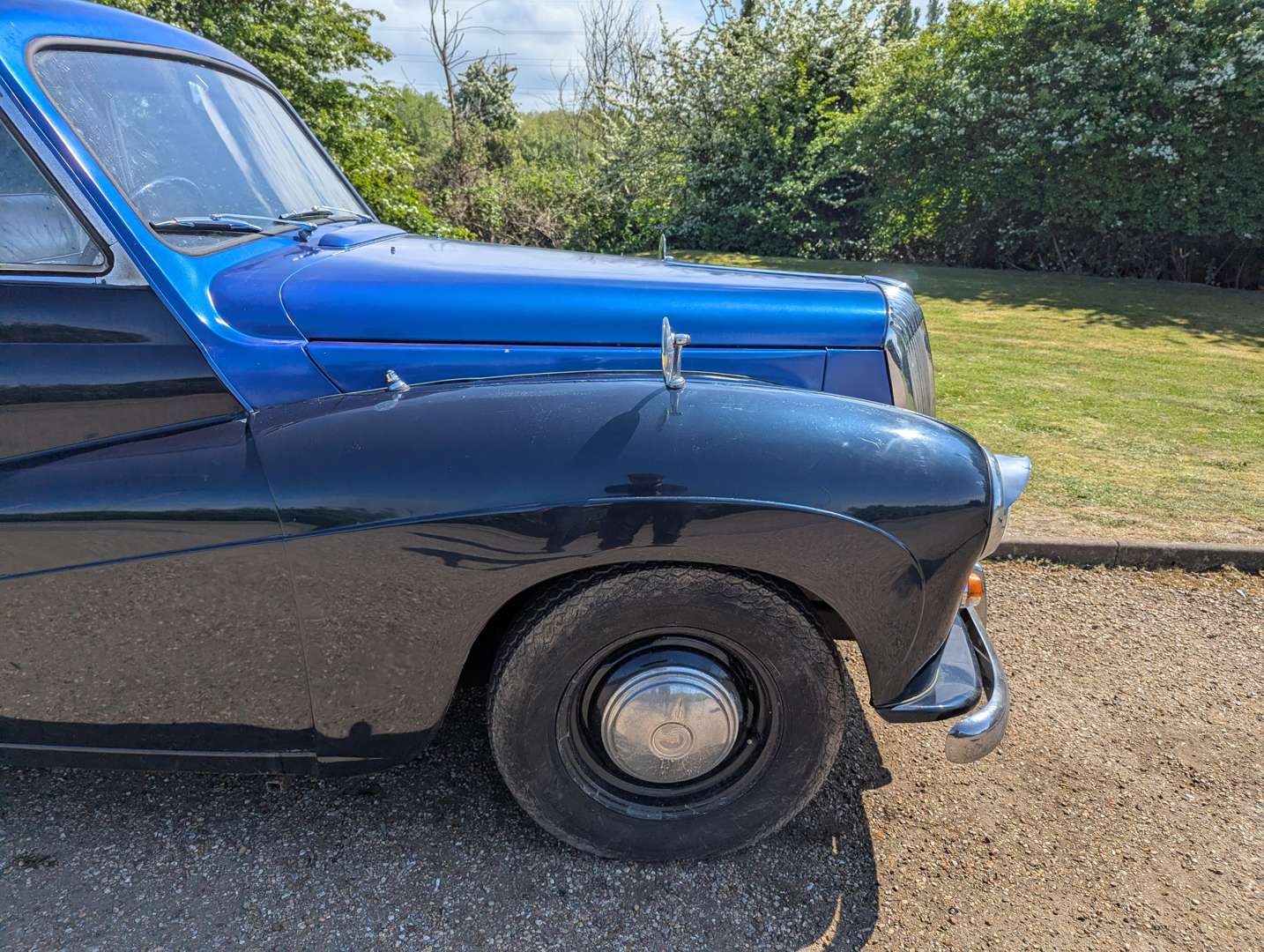<p>1954 DAIMLER CONQUEST</p>